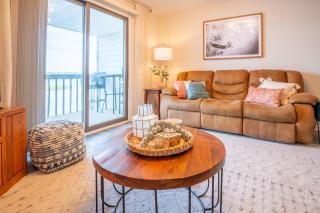Waterfront condo one block to Oceanfront - 6
