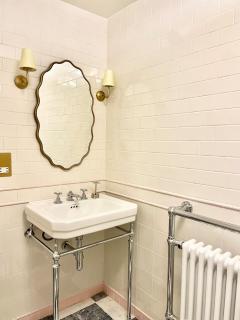 New King Street Suites - Apartment 3 - Bath - 2
