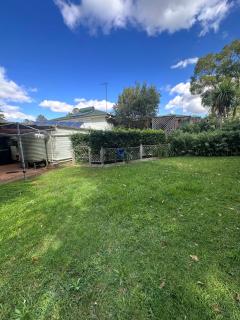 Cozy Queen Room in Peaceful House with Garden - KV3 - Kellyville - 1