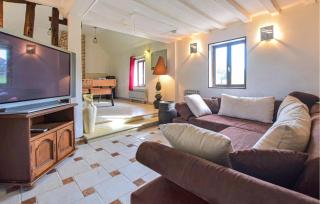 3 Bedroom Amazing Home In Grandmesnil - Le Renouard - 8