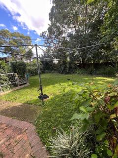 Peaceful Queen Room in Cozy Garden House - KV4 - Kellyville - 6