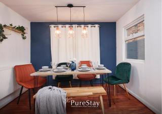 5 Bed House in Leamington Spa Perfect for Contractors with 7 Beds by PureStay - 14 night min! - Royal Leamington Spa - 7