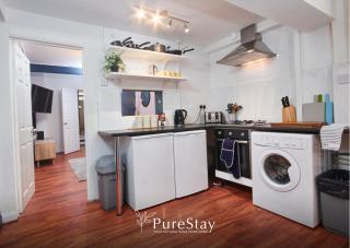 5 Bed House in Leamington Spa Perfect for Contractors with 7 Beds by PureStay - 14 night min! - Royal Leamington Spa - 6