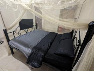 The Cozy Emerald Dual TV Comfort - Kampala - 2