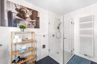 Nexstay Design Wohnung mit Loggia und Parkplatz - 8