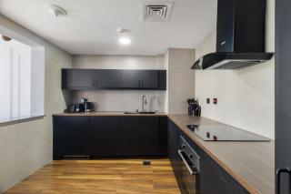 Luxury Marina View with Jacuzzi, Arcade & Balcony - 3