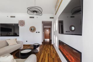 Luxury Marina View with Jacuzzi, Arcade & Balcony - 5