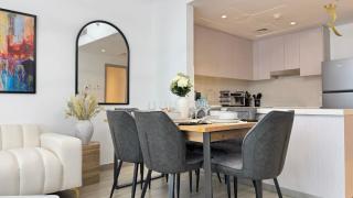 Spacious 2BR with Pool and Balcony Yas Island - Abu Dhabi - 5