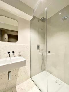 Midland Suites- Apartment 1 - 2