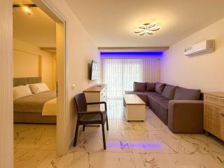 Blue Star Suites by SDR - 9