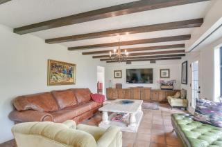 2 Mi to Dtwn Spacious Angleton Home with Courtyard! - Angleton - 8