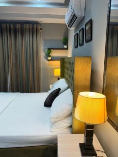 Elegant and Inviting, Studio Apartment - Lahore - 8