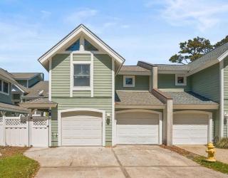 SPACIOUS 7 Bedroom 55 Bath on Ocean Creek Golf Course! - Fripp Island - 0