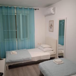Center of Split, quite bedroom for 2 overnight stay - Split - 2