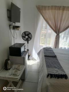 Oasis Paradise Guest House - Mahikeng - 8
