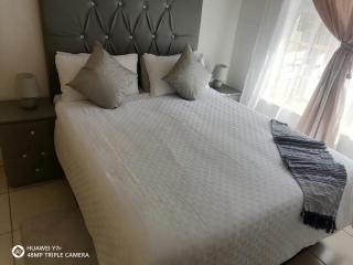Oasis Paradise Guest House - Mahikeng - 1