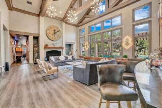 Spacious 2BR 1BA Getaway Perfect for Families - 6