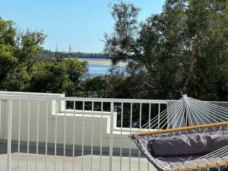 The Beach Deck Cotton Tree On The Esplanade - Maroochydore - 4