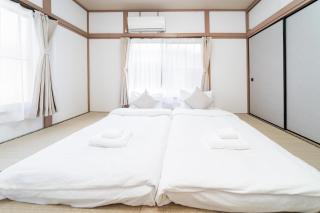 鎌倉四丁目 - 1