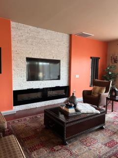 Luxurious Mountain Ranch Retreat - 1