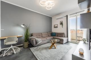 Modern Apartment with Scenic Views & Earthy Vibes - Shkodër - 0