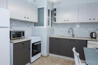 Trendy 2 Bd Apt in Likavitos with Spectacular View - Athen - 5