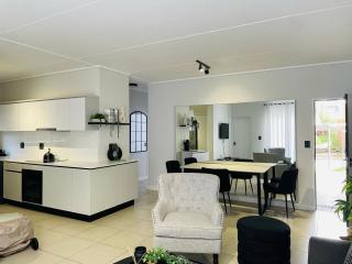Lifestyle apartment in Sandton - Urban61 - 3