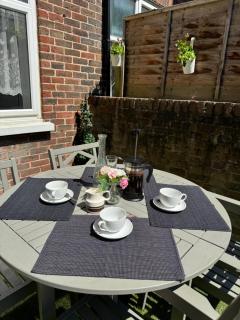 2 Bedroom Apartment Ground Floor Eastbourne Town Centre - Eastbourne - 6