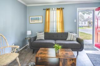 Hampton Vacation Rental Central Location, Patio - 7