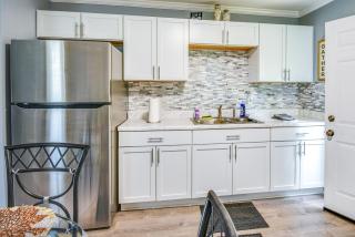 Hampton Vacation Rental Central Location, Patio - Hampton - 3
