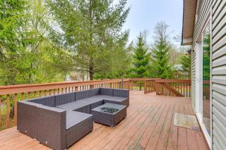 Resort Amenities and Game Room Arrowhead Lake Home! - Pocono Lake - 8