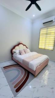 Husna WhiteStay - Bukit Payong - 6