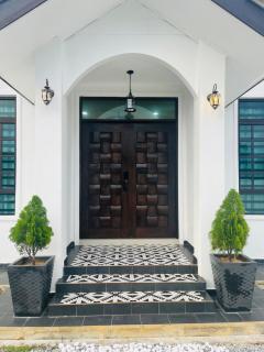 Husna WhiteStay Modern Luxury Family Home spacious 1700sqft Gated Parking - 6