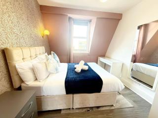 A8-3rd Floor 3-bed flat in Elephant and Castle - London - 0