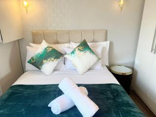 A8-3rd Floor 3-bed flat in Elephant and Castle - London - 9