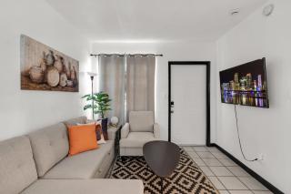 Relaxed Vibe | Near Beach | Parking & Fast Wi-Fi - Dania Beach - 6
