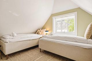 DINBNB Home l Historic 4BR House l 2 Free Parking l Balcony&Terrace - 6