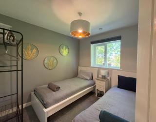 Stylish 5BR Townhouse - 0