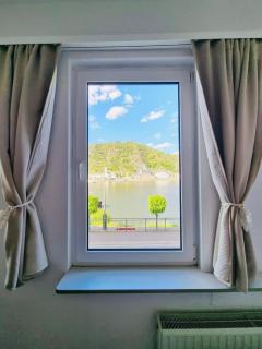 Rheinromantik mit Blick auf die Burg Katz, bis 4P - 7