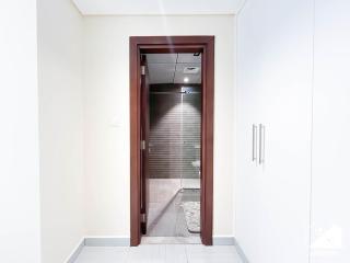 Stylish 1BR with Balcony City Views O2 Tower, JVC - 6