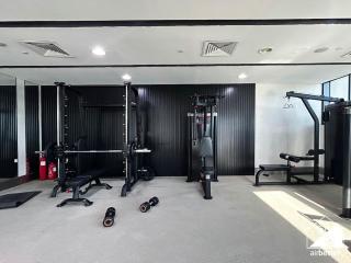 Stylish 1BR with Balcony City Views O2 Tower, JVC - 2