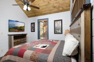 Splash N Love Shack by Avada Properties - Sevierville - 1