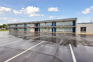 Relax inn by OYO Greeneville Near Hwy US-321 - Greeneville - 7