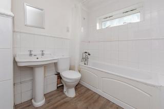 Spacious 3 bed flat in Colchester - Free parking - - 1
