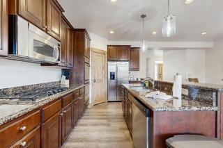 Bear Hollow Mountain Retreat - 1