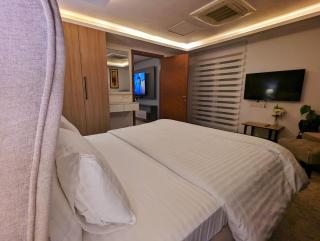 Gold Crest Grand Mall Onebed Presidential Suite - Lahore - 2