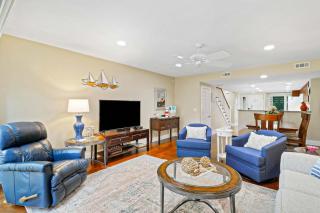 3 Story Condo - Bonus Room Upstairs - Hilton Head Island - 7