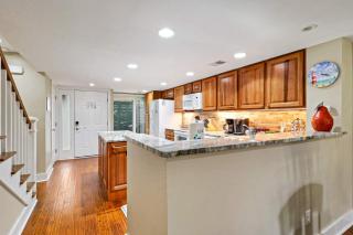 3 Story Condo - Bonus Room Upstairs - Hilton Head Island - 2