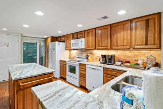 3 Story Condo - Bonus Room Upstairs - Hilton Head Island - 1