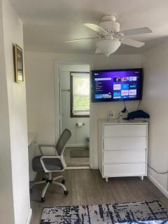 cozy room with private bathroom - Arlington - 9
